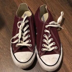 Maroon low top converse